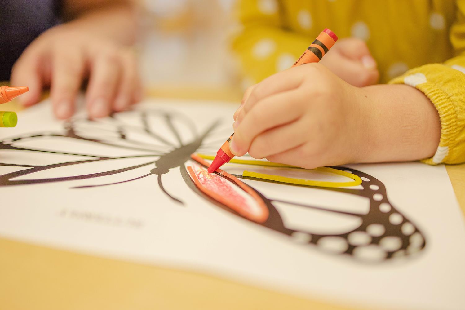 Weekly art classes for children